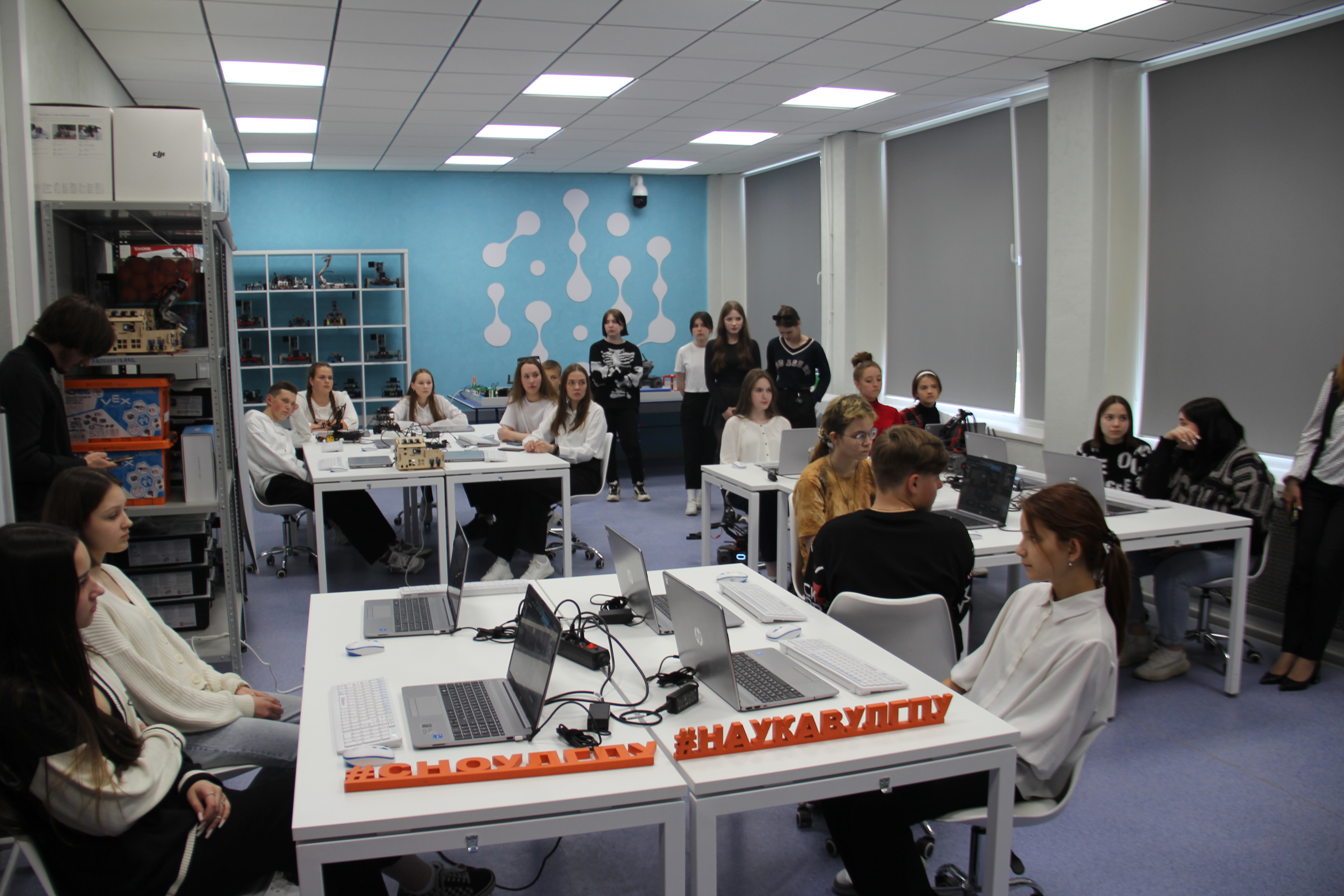Активисты РДДМ из 13 школ Ульяновска побывали в технопарке УлГПУ в рамках интенсива «УлГПУ открывает двери»