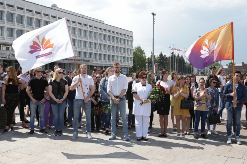Студенты и ректор УлГПУ приняли участие в праздничном мероприятии, посвященном дню рождения основателя Симбирска и Карсуна Богдана Хитрово