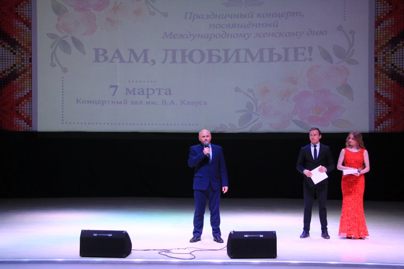 В УлГПУ им. И.Н. Ульянова прошло награждение преподавателей и сотрудниц в честь Международного дня 8 Марта