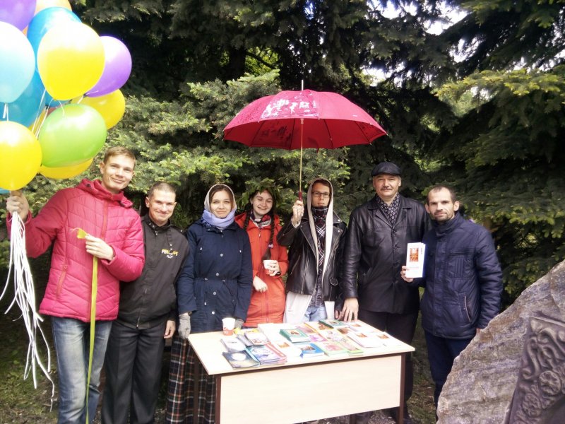 Студенты-теологи УлГПУ приняли участие в проведении Троицких народных гуляний