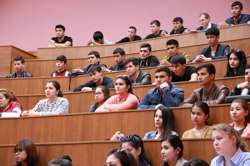 В УлГПУ прошла встреча иностранных студентов с администрацией вуза