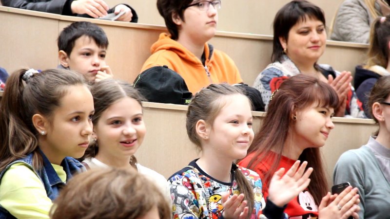 В УлГПУ  начала работу первая смена Летних  профильных школ для школьников по различным  программам  обучения, ведется набор во вторую смену 	
