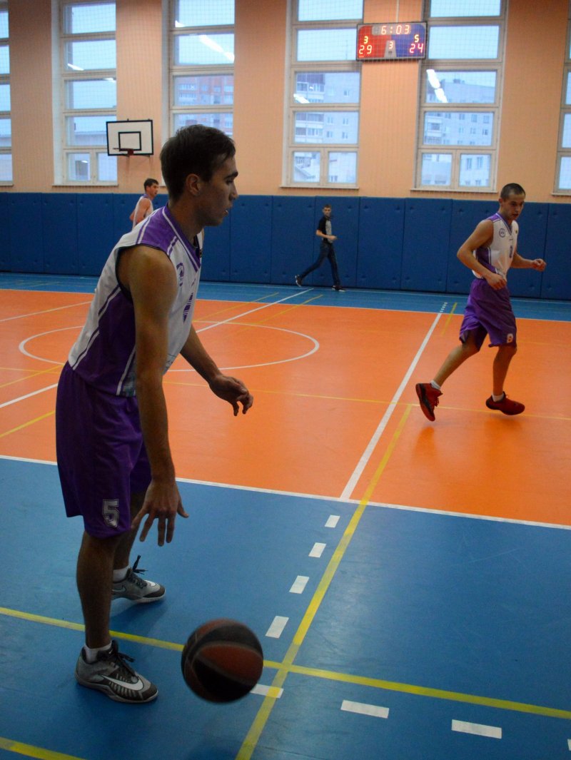 Мужская сборная УлГПУ по баскетболу одержала уверенную  победу в чемпионате АСБ в матче с командой УлГУ