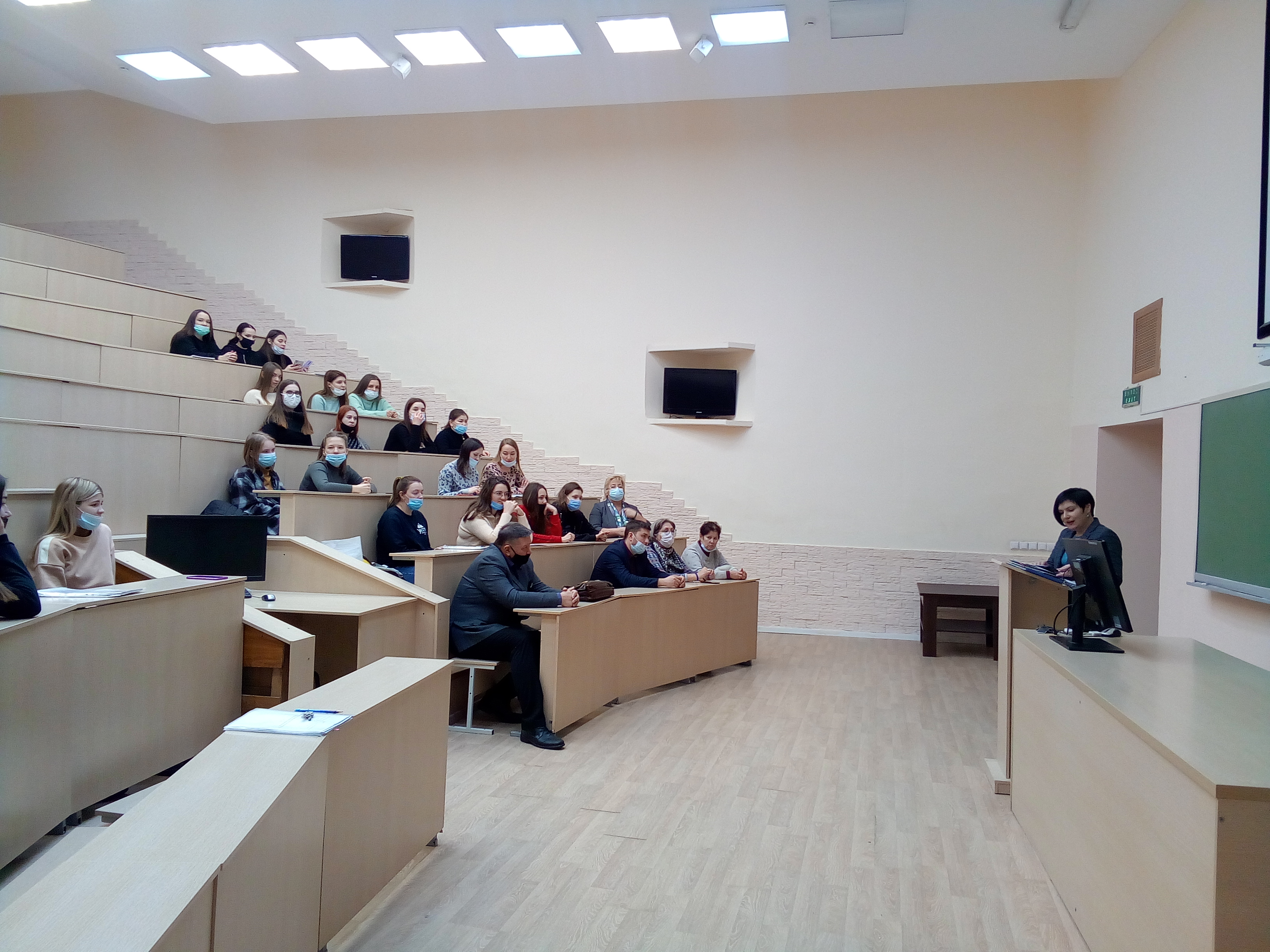 На факультете физико-математического и технологического образования УлГПУ прошли встречи студентов выпускного курса с потенциальными работодателями     