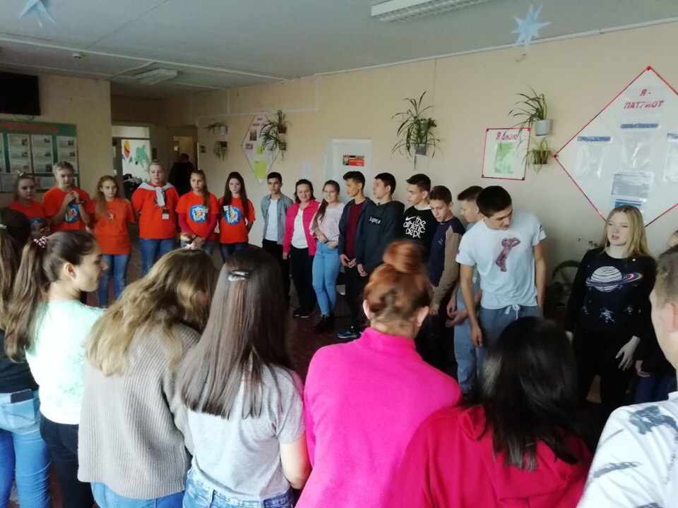 Активисты Новоспасского  центра «Колорит» областной сети «Здоровое поколение» совместно с коллективом ЦДТ  провели слёт старшеклассников «Креативная молодёжь»