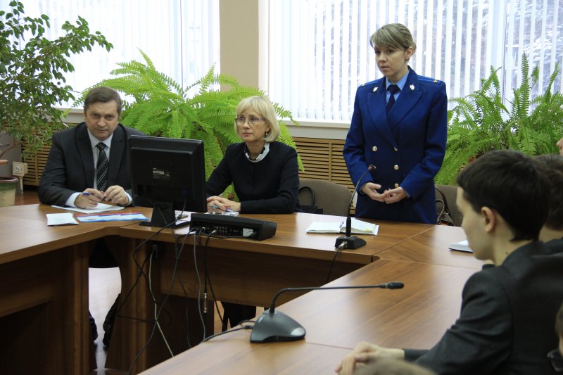 В УлГПУ прошла встреча студентов с Уполномоченным по правам человека в Ульяновской области Людмилой Крутилиной