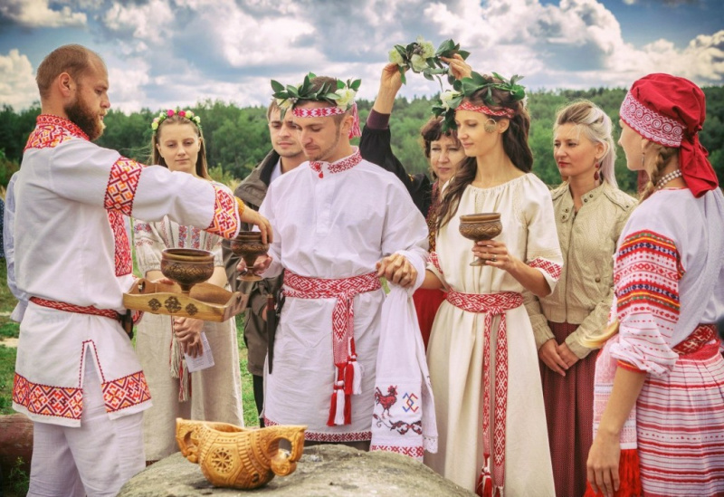 23 декабря в УлГПУ в рамках научно-образовательного цикла «Фольклорные субботы» состоится лекция «Современный русский свадебный обряд»