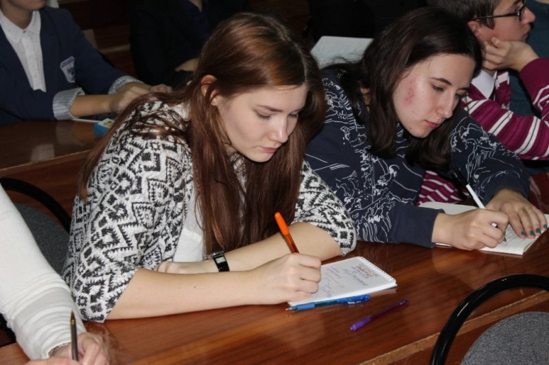На факультете дополнительного образования УлГПУ состоялся   семинар для школьных команд «Структура и содержание заданий олимпиады по обществознанию»