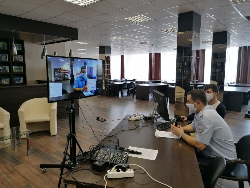 Представитель регионального УМВД провёл для студентов УлГПУ лекцию по антинаркотической тематике в онлайн формате