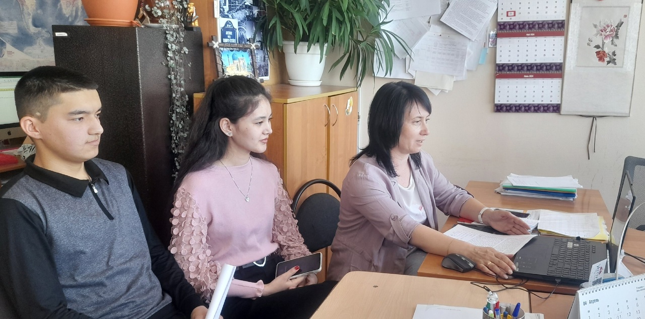 Центр международного образования УлГПУ провел видеоконференцию со школьниками из Республики Узбекистан